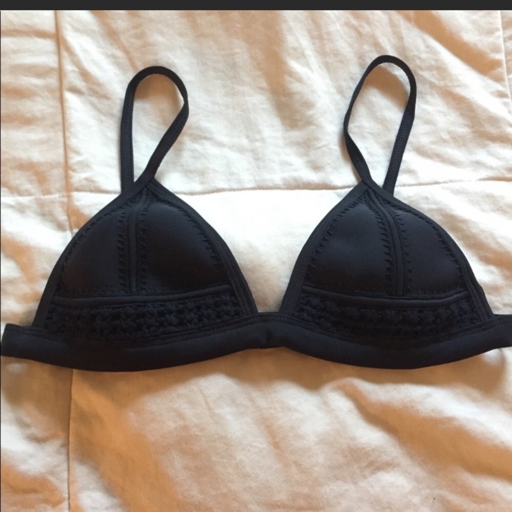 Black triangl bikini top